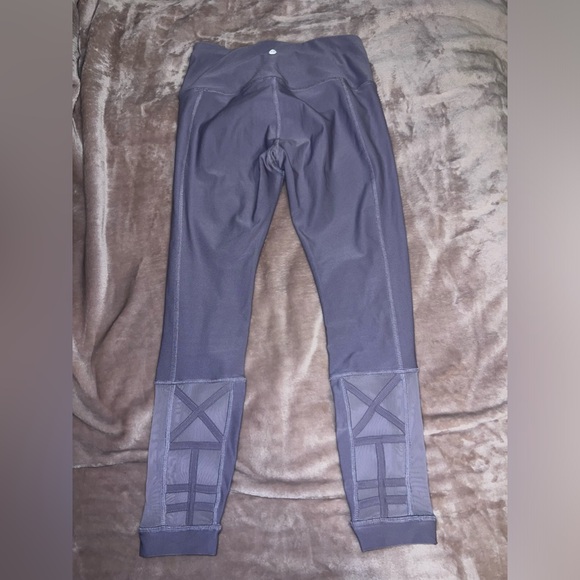 Apana purple leggings, size extra small - Picture 2 of 2